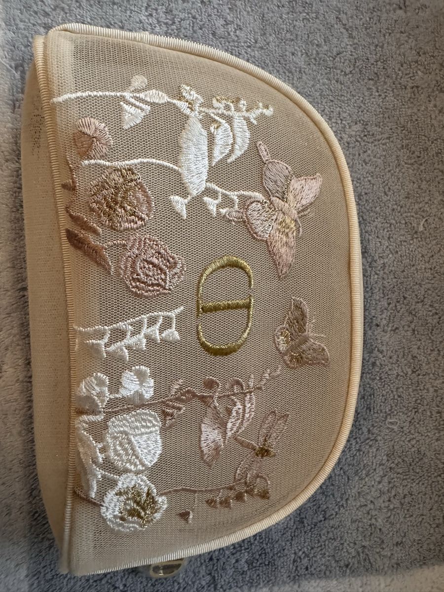 Dior Custodie per cosmetici: Trousse brodée Dior Butterfly – Nuovo e nell'imballaggio originale da Genève venduto da Allisgood 3