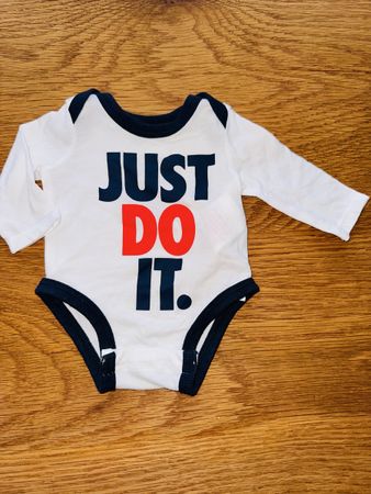 Nike Baby Body "Just Do It", Grösse 50/56 Top Zustand!