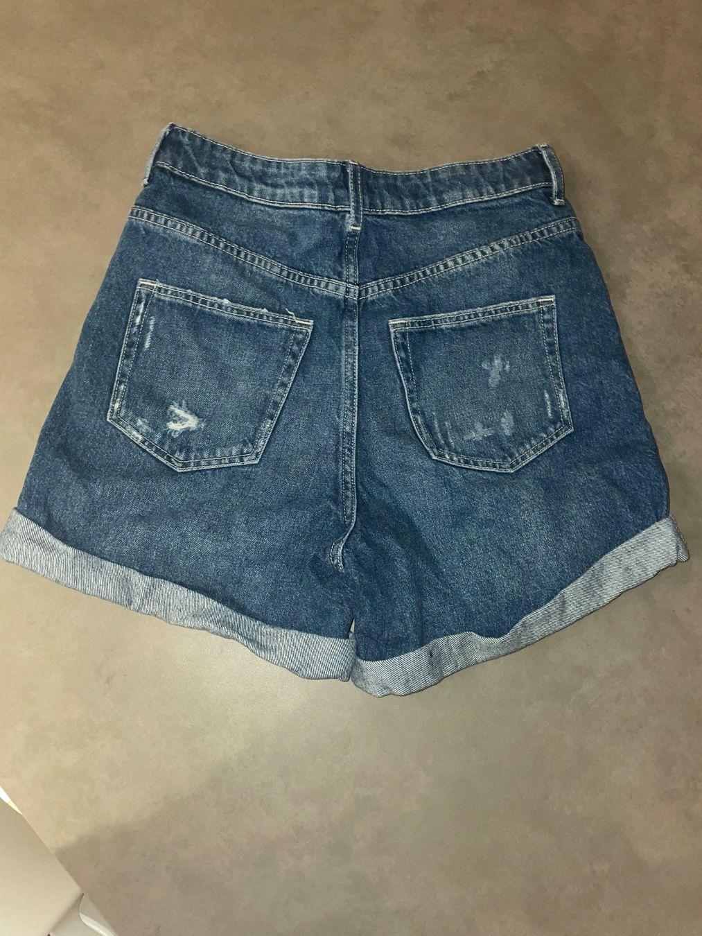 H&M Hosen: Jeans Shorts – Gebraucht aus Fislisbach von arse 1