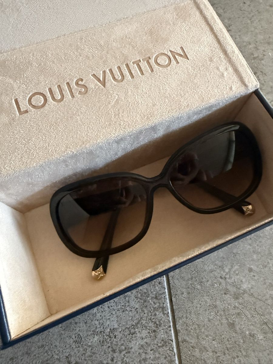 Louis Vuitton Occhiali & Lenti: Louis Vuitton Sonnenbrille  – Nuovo (secondo la descrizione) da Ebikon venduto da nat_jzh5