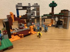 2x Lego Minecraft Set, mit Bedienungsanleitung