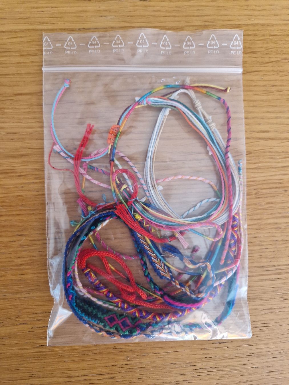 Bracelets: Bändeli Armbänder farbig Set Neu – Neuf (Voir description) à Vogelsang AG par villa9 7
