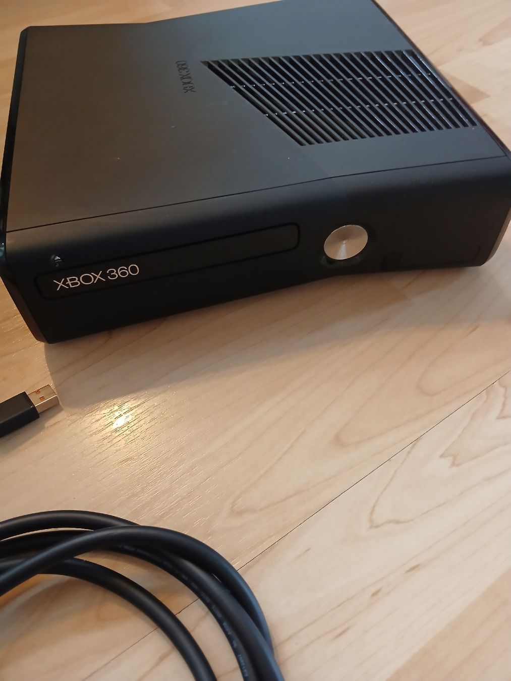 Microsoft Console: Microsoft Xbox 360 S Konsole schwarz inkl. Kinect Sensor – Usato da Derendingen venduto da Gaston.J 3