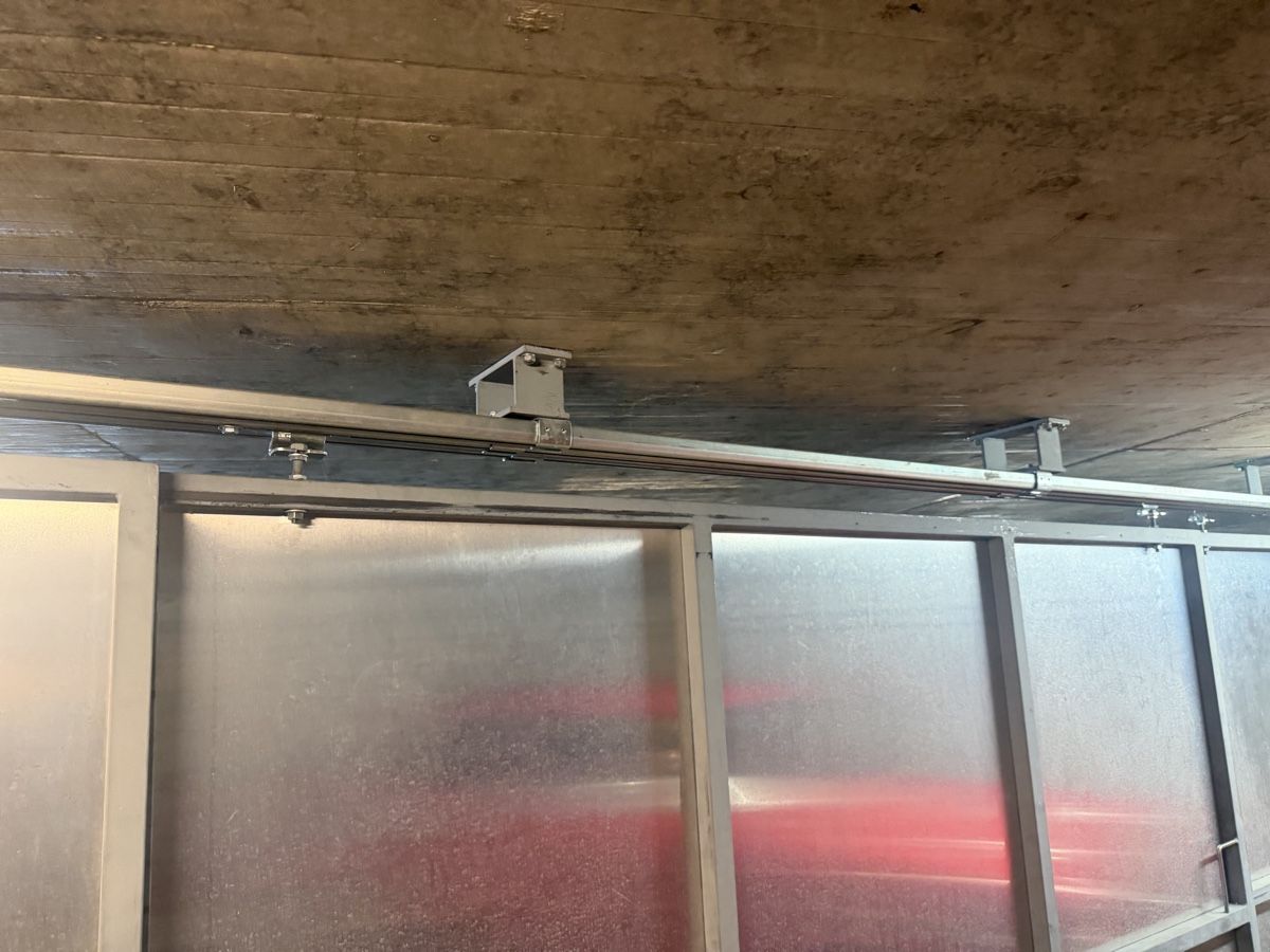 Porte: Porte de garage coulissante – Usato da Brügg BE venduto da traindenuit 4