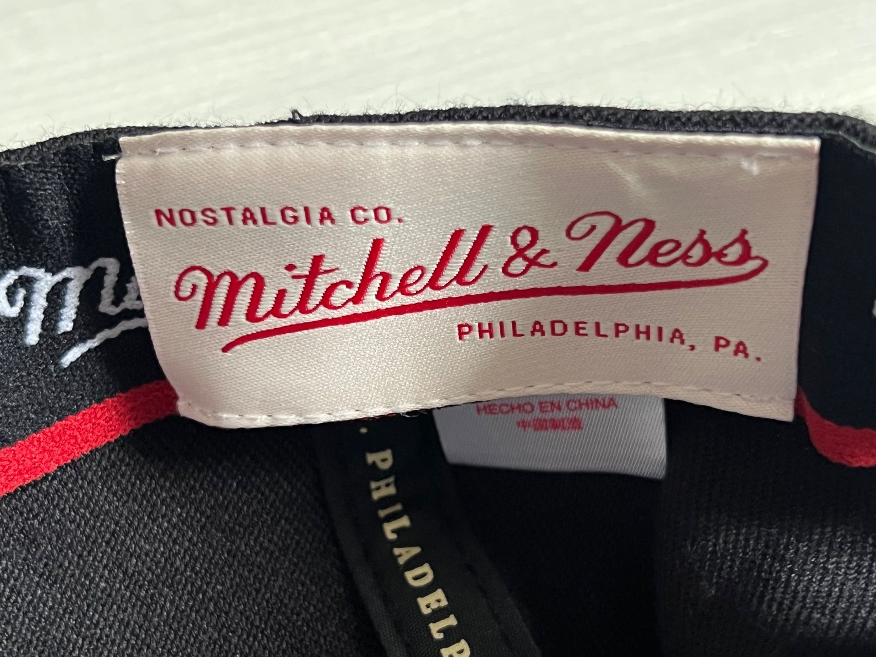 Mitchell & Ness Copricapi, berretti & cappellini: MITCHELL & NESS NBA I LOVE this Game Red Flex Snapback Cap – Nuovo e nell'imballaggio originale da Heimberg venduto da Buck89 2