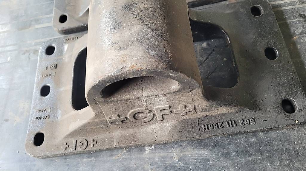 Ferramenta: Laschen aus Metall  – Usato da Kerns venduto da avr75 3