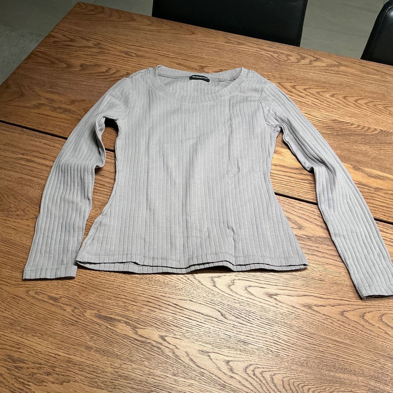 Maglioni & Felpe: Fein geripptes Langarmshirt von Even&Odd, Grösse M – Usato da Würenlos venduto da Tina48