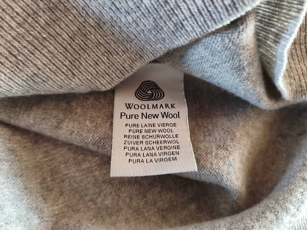 Pullover & Sweatshirts: Pullover Lacoste hellgrau – Gebraucht aus Bern von Smash428 3