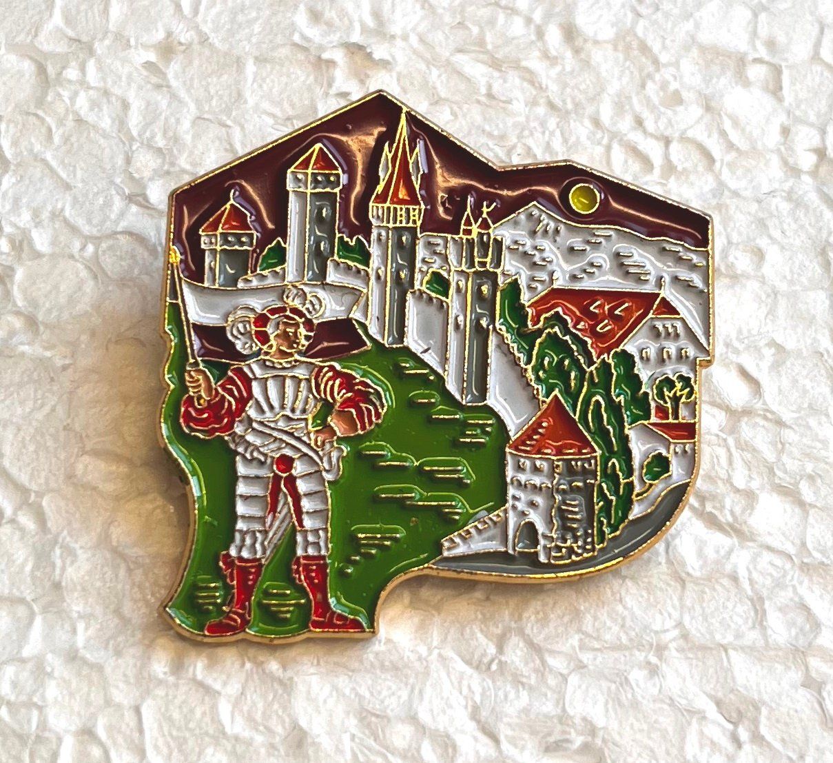 Placchette & Badge: Pin Simone Erni - Museggtürme Luzern – Usato da Obernau venduto da Wgnom