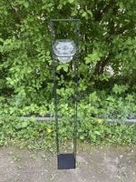 Elegante Glasvase / Kerzenhalter mit Metallständer