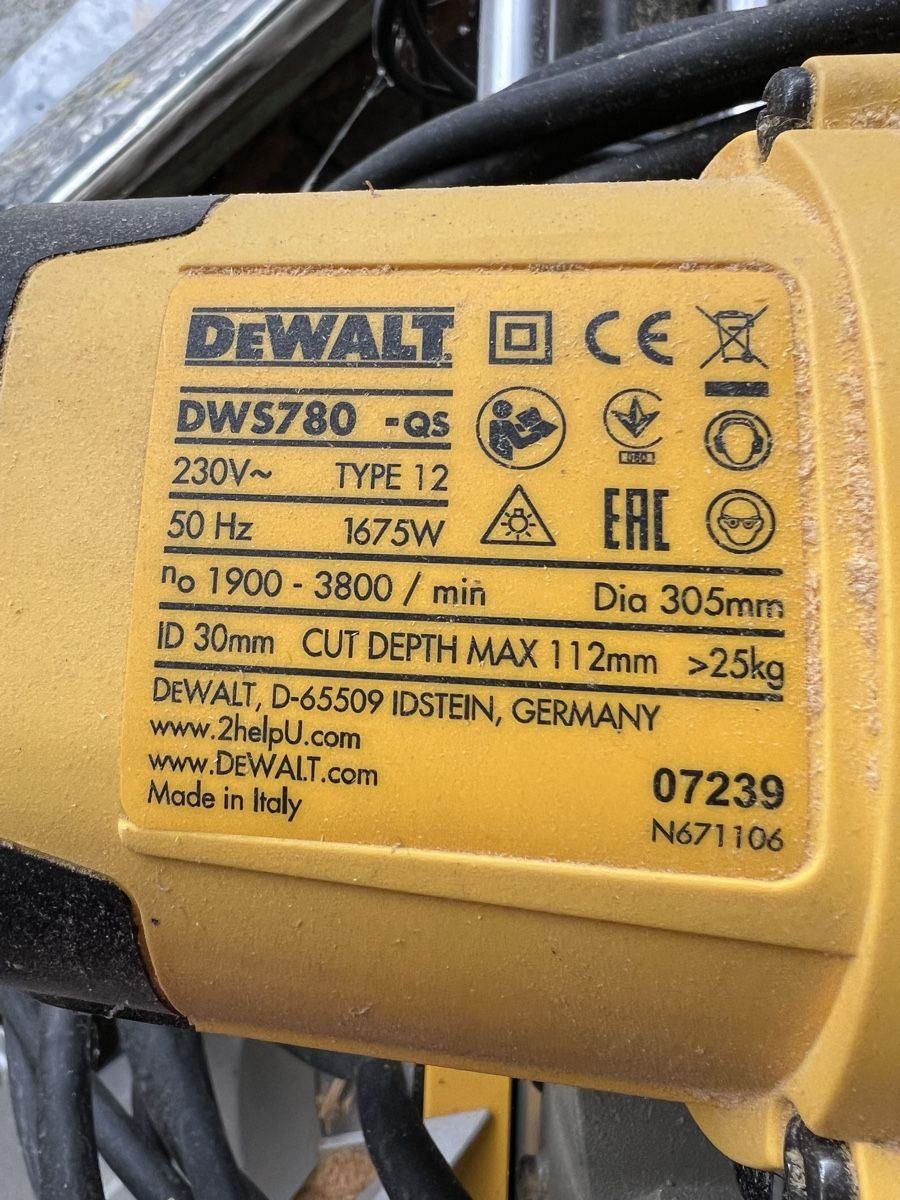 Tutte le macchine: DeWalt DWS 780 Kappfräse – Usato da Huttwil venduto da luk_9tdh 1