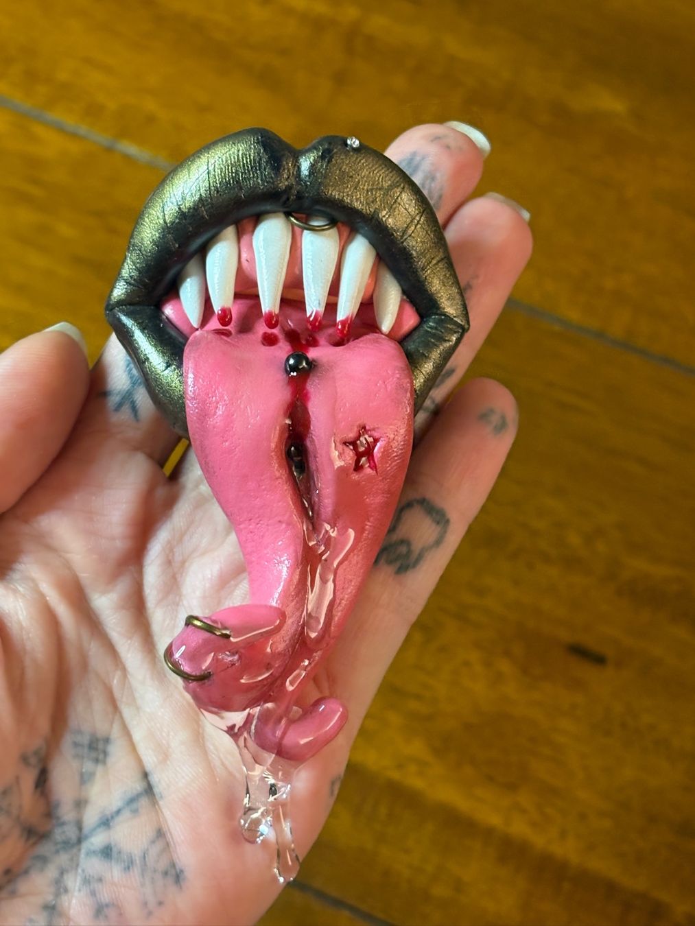 Statuette: Sofie’s World Pussy Eater Magnet – Nuovo (secondo la descrizione) da Erlinsbach SO venduto da sofieee