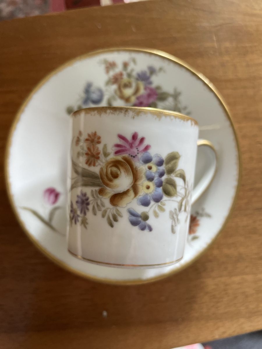 Set di piatti: 8 GDA Limoges Tasses à café  – Usato da Granges-Marnand venduto da val_2b5z 1