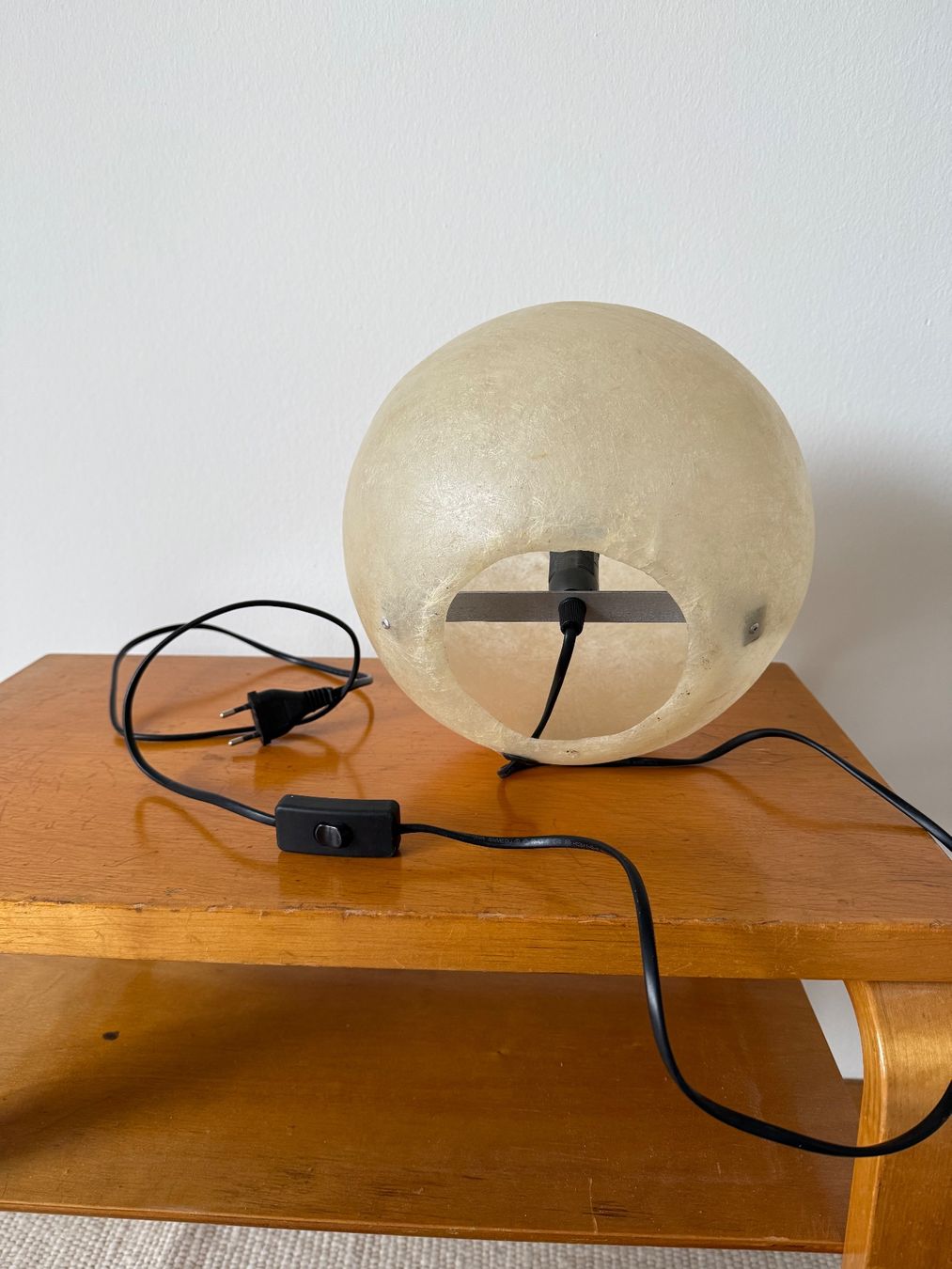 Lampade: Fiberglas-Kugellampe 1960/70 – Usato da Luzern venduto da Mamutpe 2