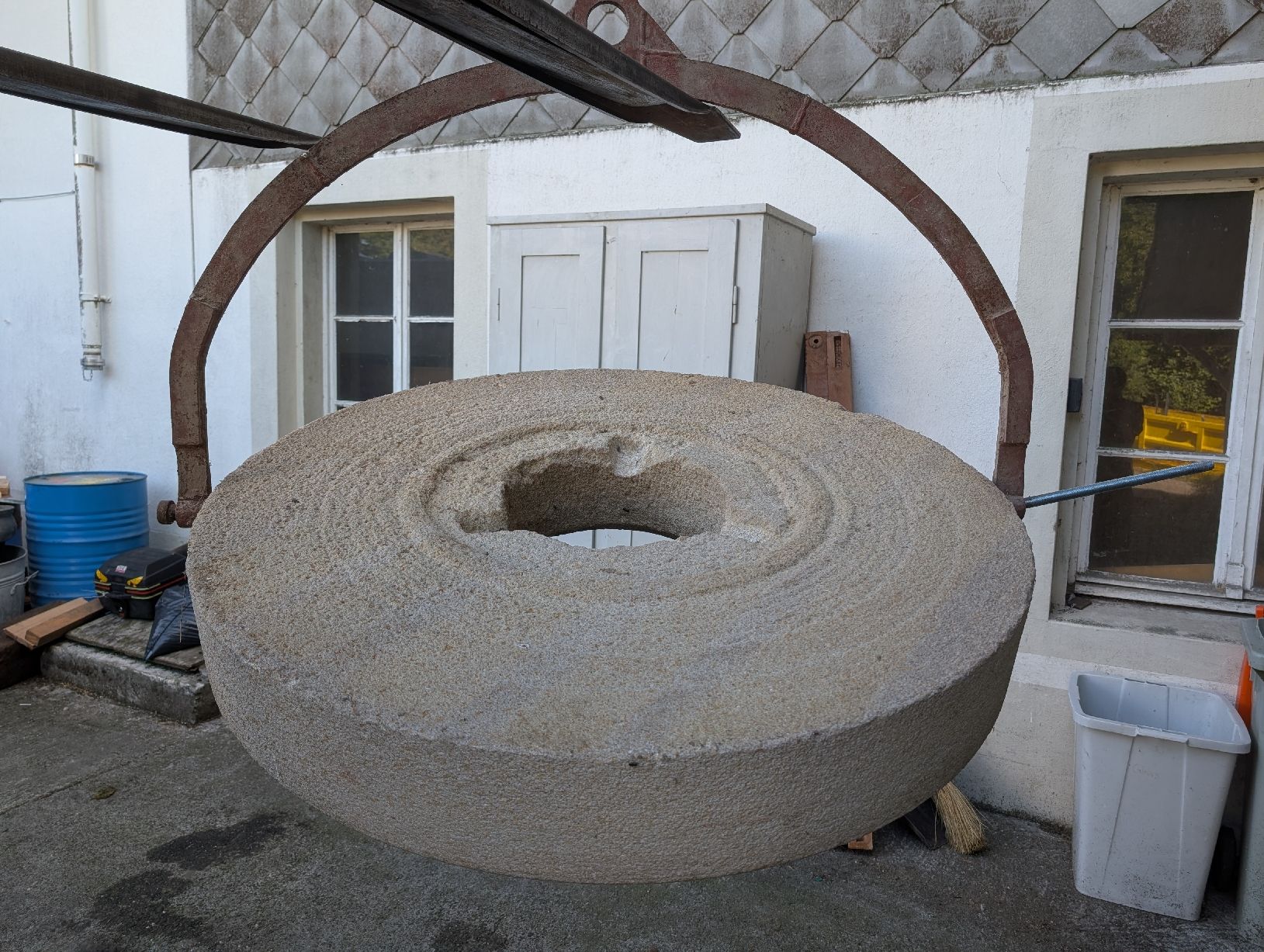 Smerigliatrici & Lucidatrici: Antiker Mühlestein – Usato da Hinterkappelen venduto da thelars 1