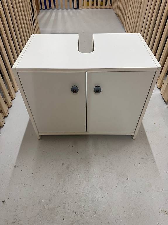Installations & Meubles: Waschbeckenschrank – D'occasion à Zürich par Parasailor