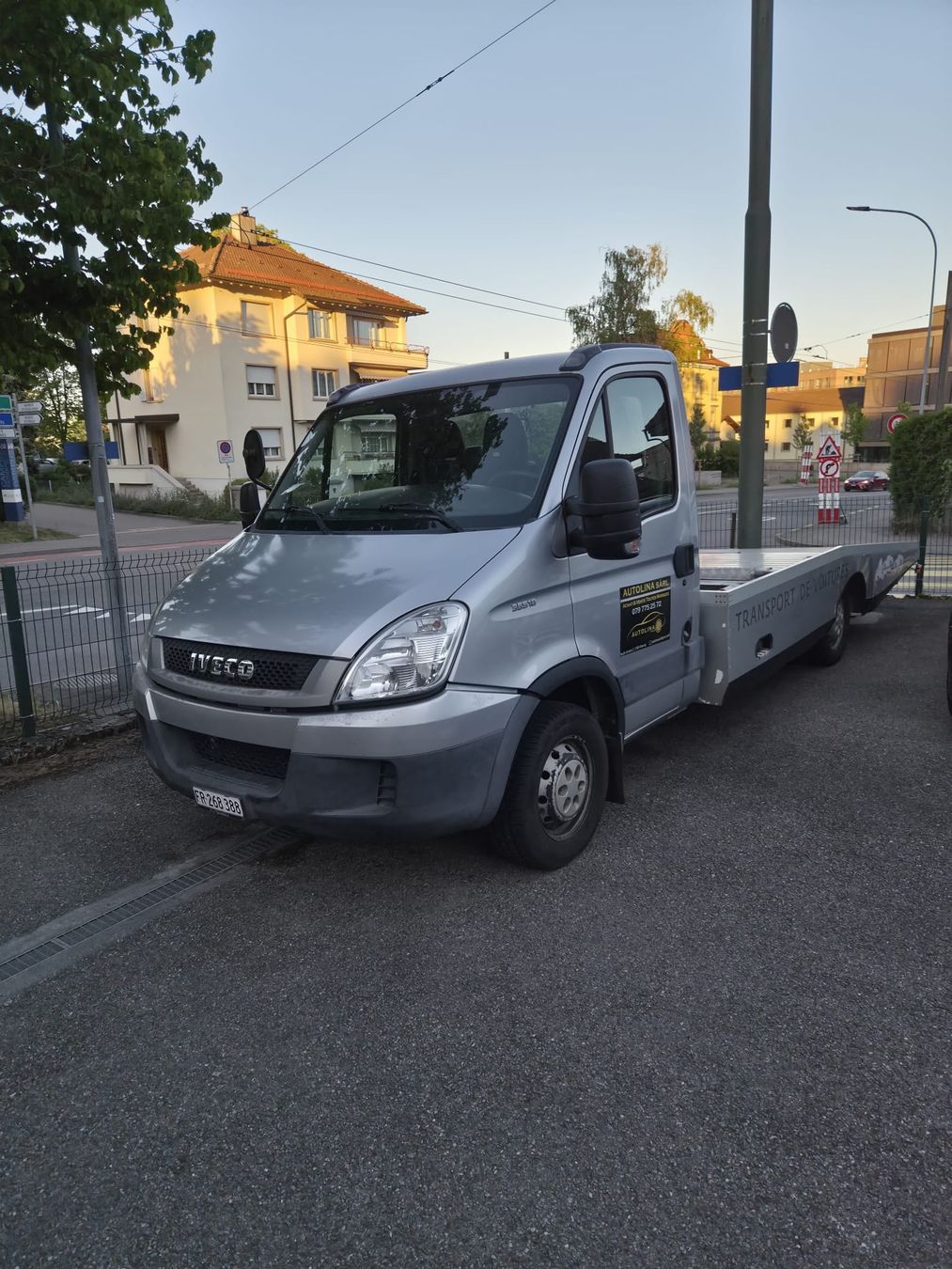 Altro per Ufficio & Commercio: transport de voiture – Usato da Fribourg venduto da Hasouna