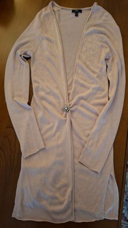 Eleganter MNG Damen Cardigan mit Brosche, Grösse S