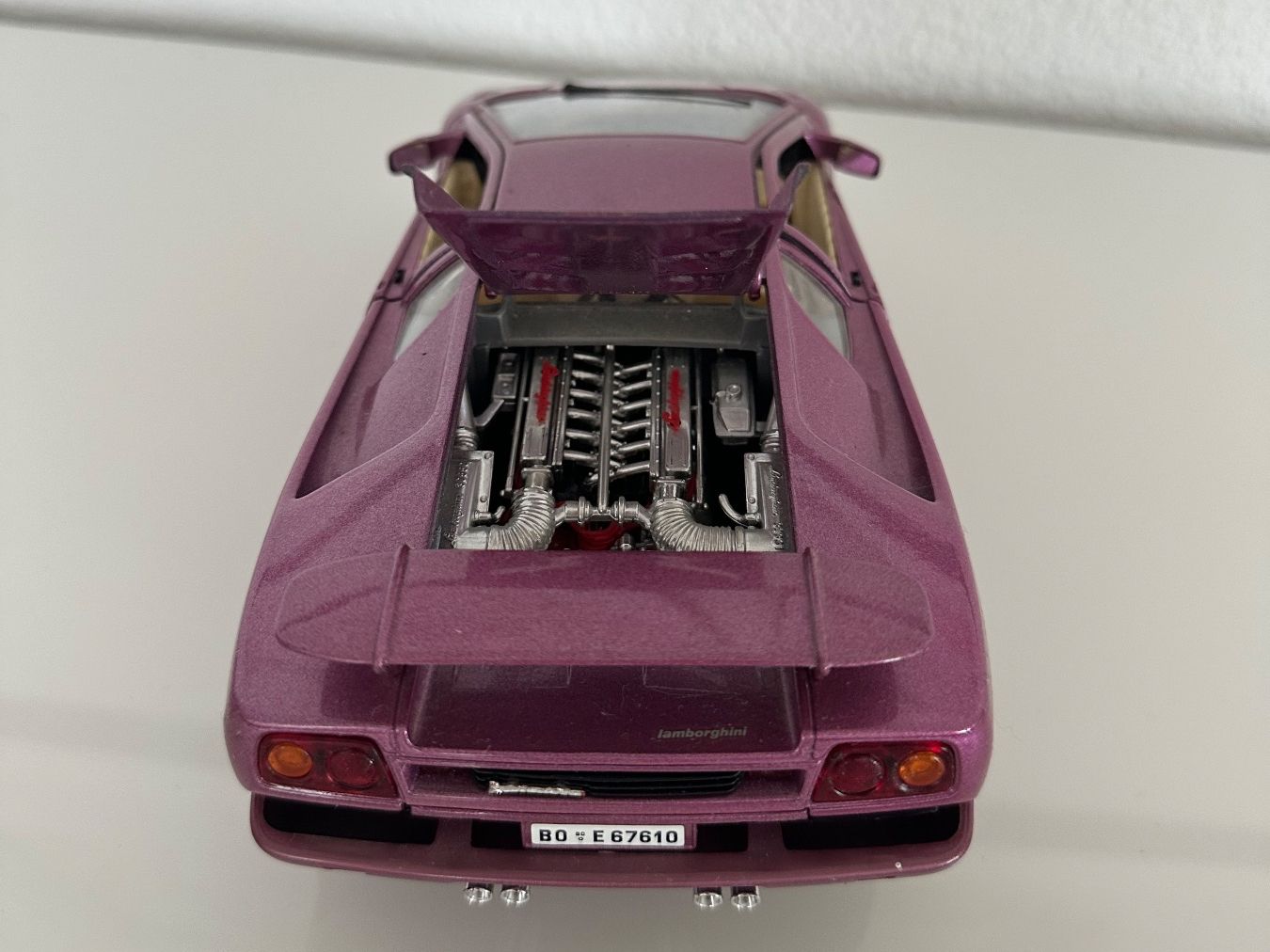 Bburago Modellautos: Lamborghini Diablo 1:18 Bburago mit Sockel – Gebraucht aus Muri AG von gae_kz9y 6