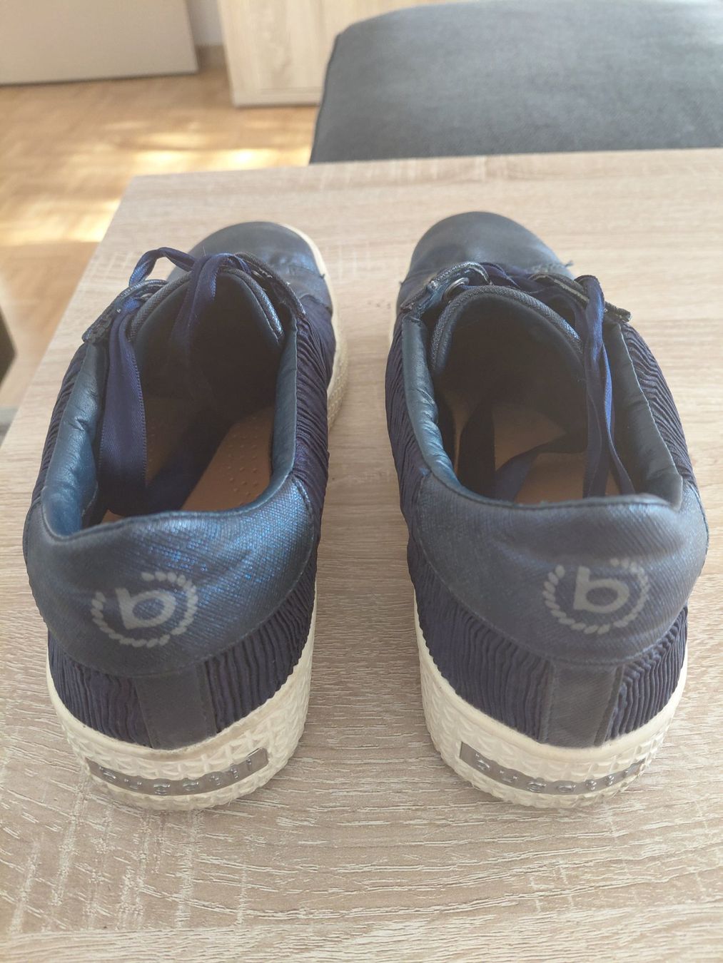 Bugatti Scarpe da donna: SCHÖNER BUGATTI- SCHUH DAMEN – Usato da Embrach venduto da avesi 2
