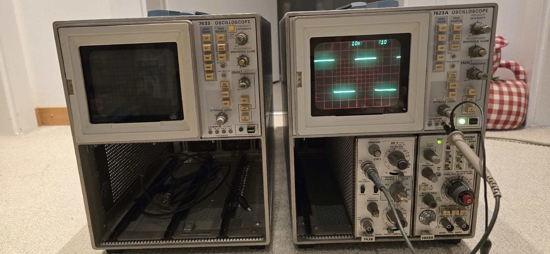 Messen: 4 x Tektronix oscilloscopes – Gebraucht aus Pully von sparky100 9