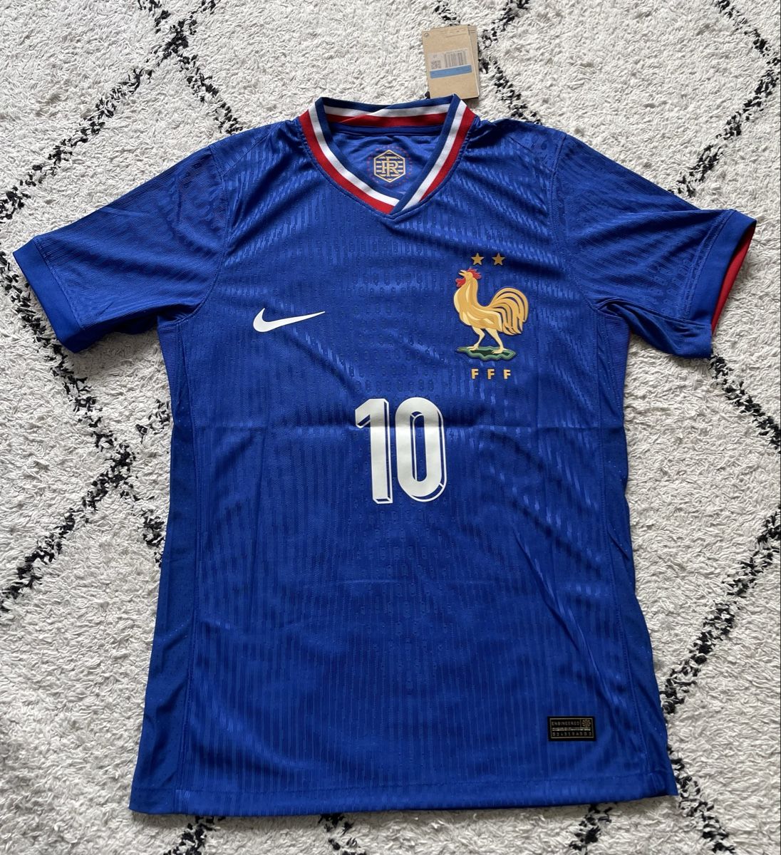 Maillots de corps & Pantalons: Mbappe Trikot 2024 – Neuf (Voir description) à Bern par ene_vv8r