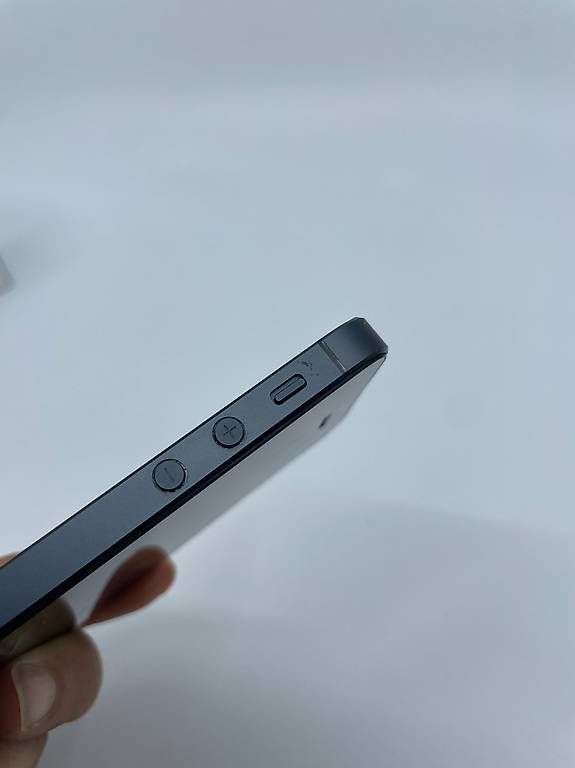 Apple Telefoni cellulari / Smartphones: iPhone 5, 16GB schwarz & graphite – Usato da Zürich venduto da Waikiki57 2