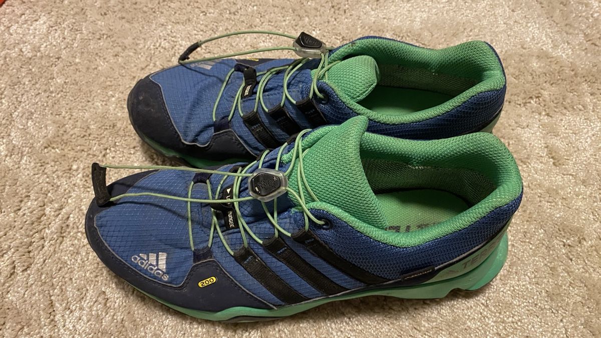 Adidas Chaussures garçon: Trekkingschuh Adidas Grösse 39 1/3 – D'occasion à Bremgarten AG par calimero6