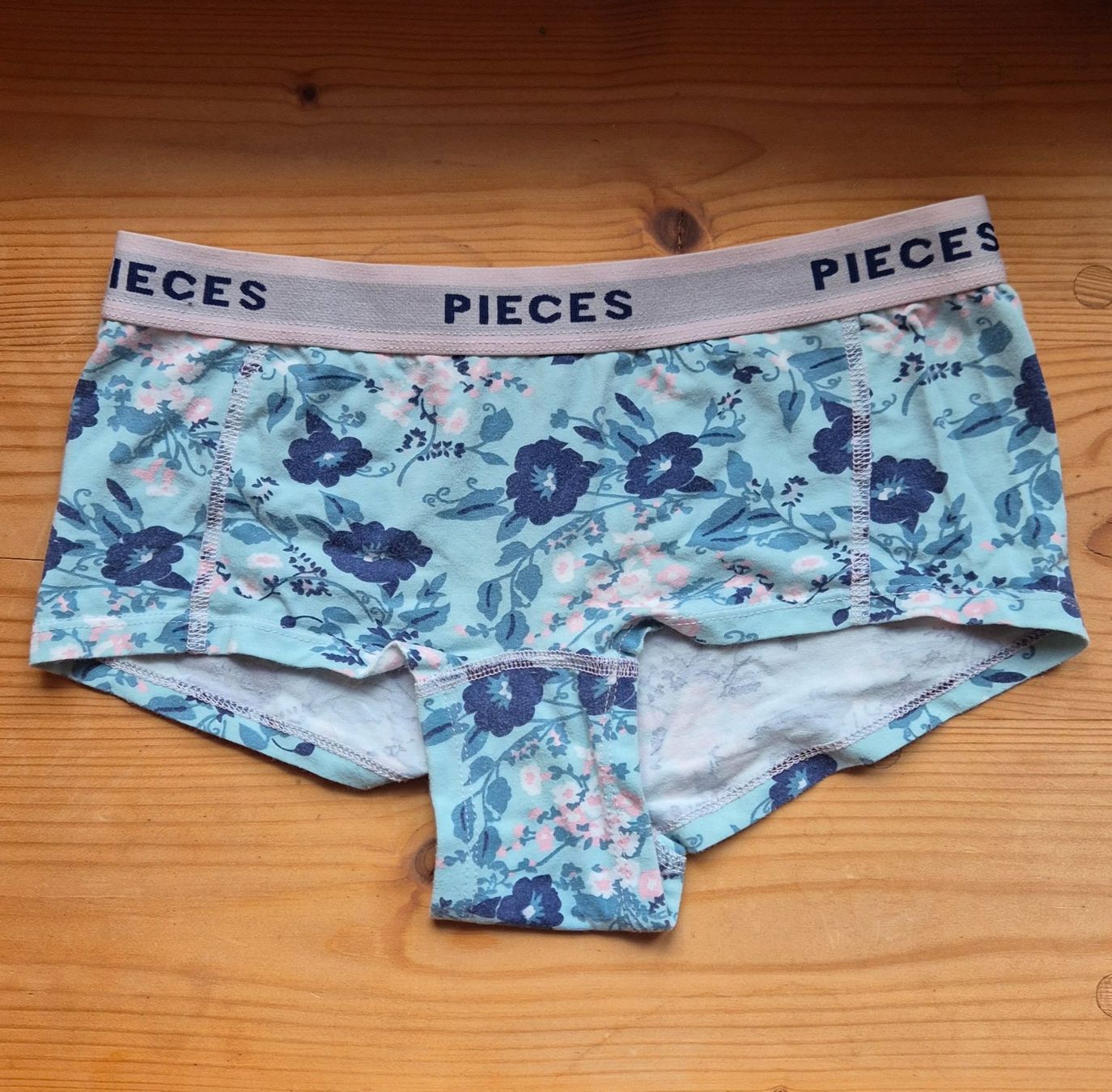 Pieces Altra biancheria intima: Boxer/Panty Pieces – Usato da Biel/Bienne venduto da szundel