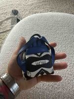 MCM Mini Rucksack Anhänger blau weiss schwarz gebraucht