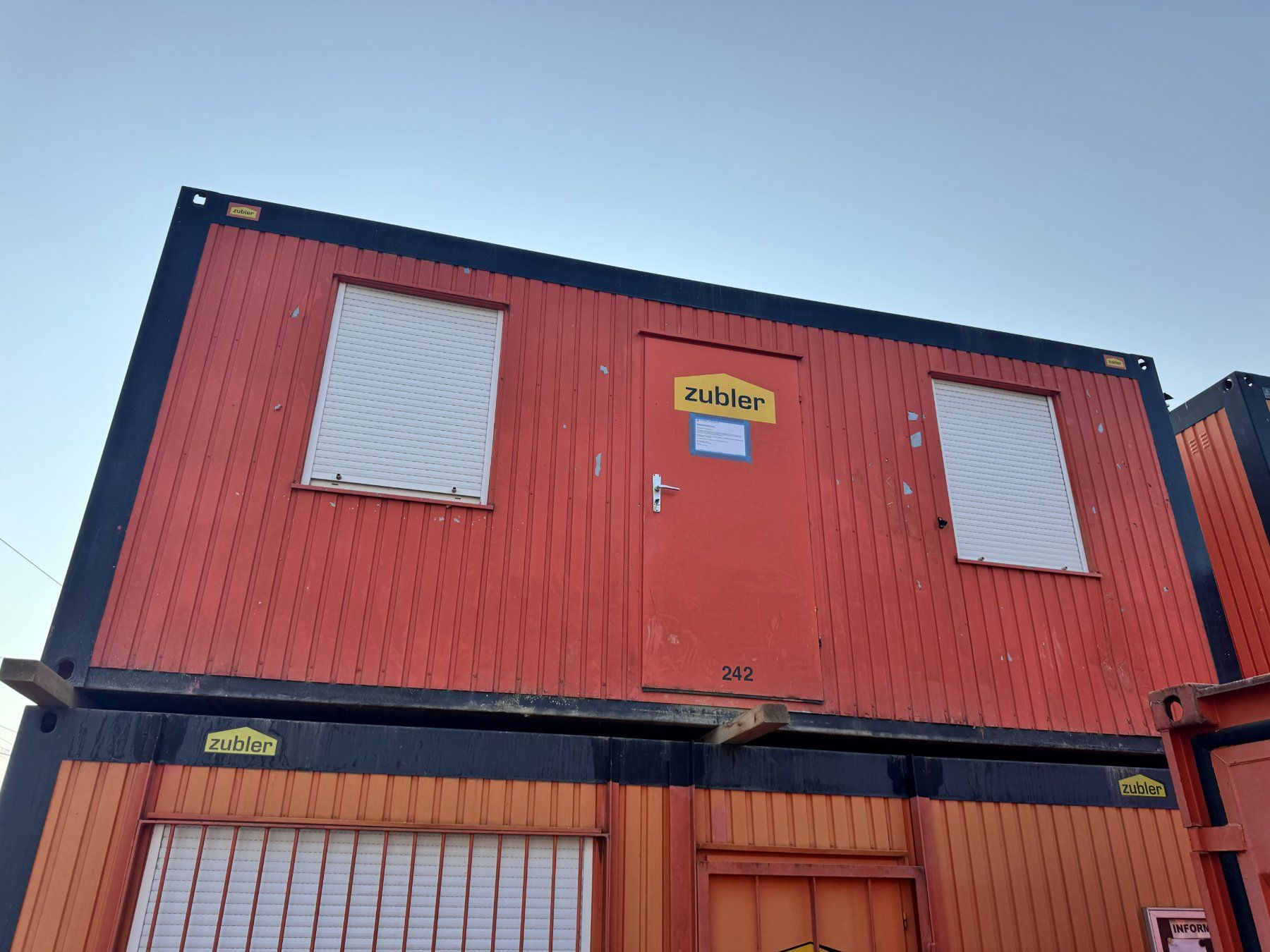 Baucontainer: Mannschaftsbaracke Container gross inkl. Inhalt – Gebraucht aus Hunzenschwil von Zubler_AG_5502