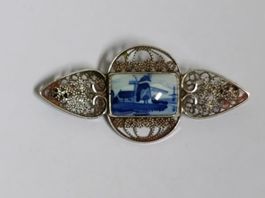 Broche vintage en filigrane d'argent et porcelaine de Delft!