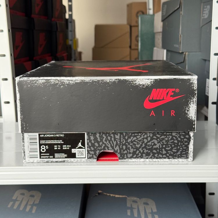 Nike Air Jordan Retro White Cement Reimagined EU 42 (Nuovo e