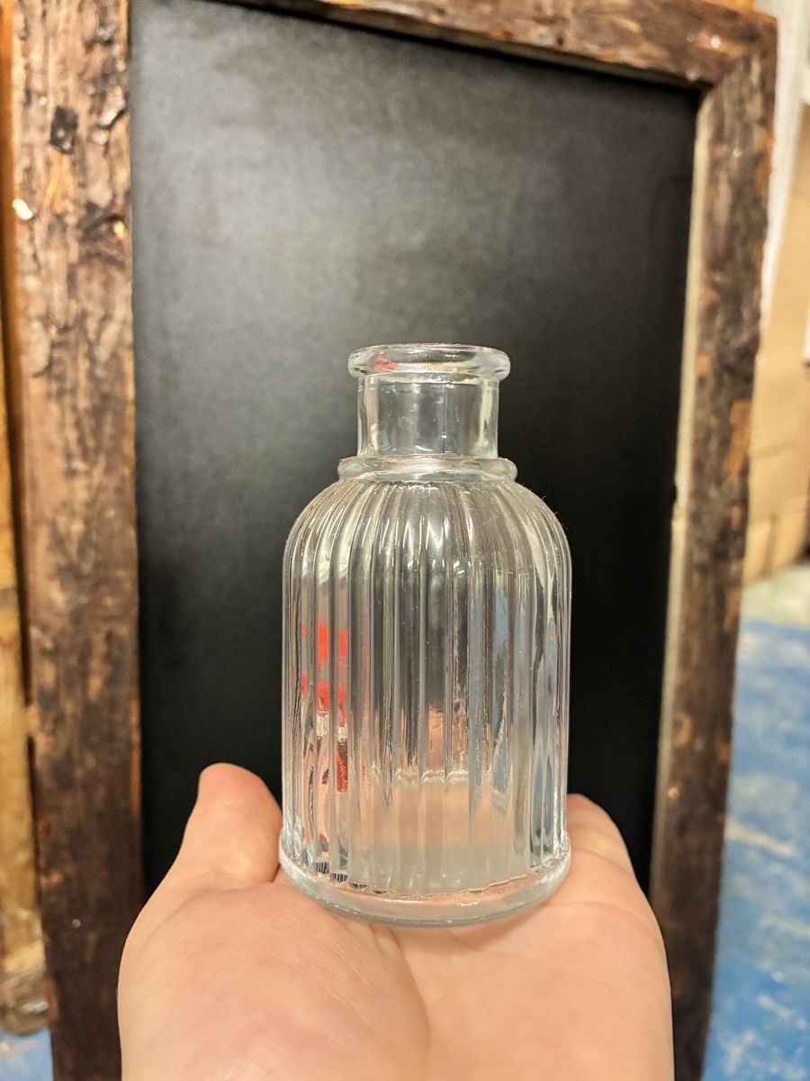 Vase & Récipients: Kleine gerippte Glasvase – D'occasion à Zürich par Spurlos123