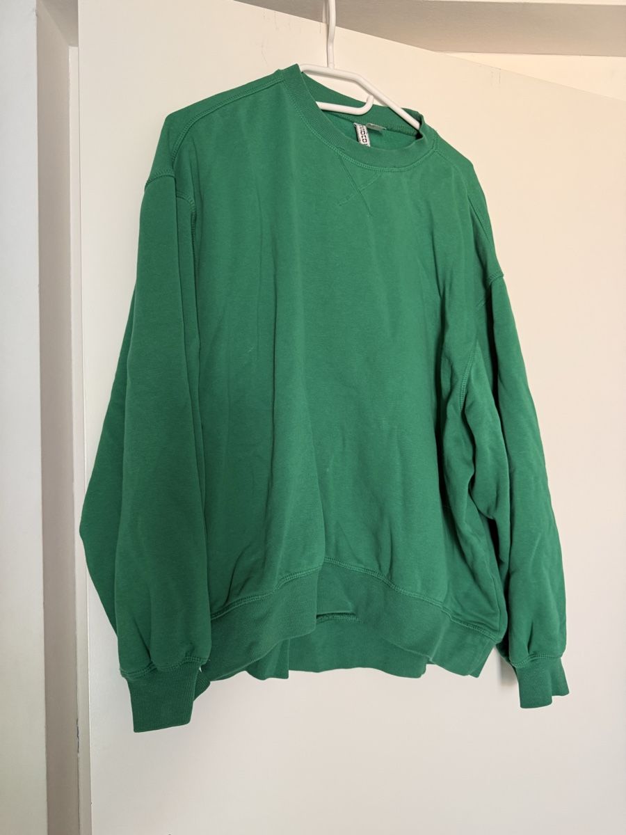 H&M Pullover & Sweatshirts: Pull vert oversize  – Gebraucht aus Monthey von sen_6ckr