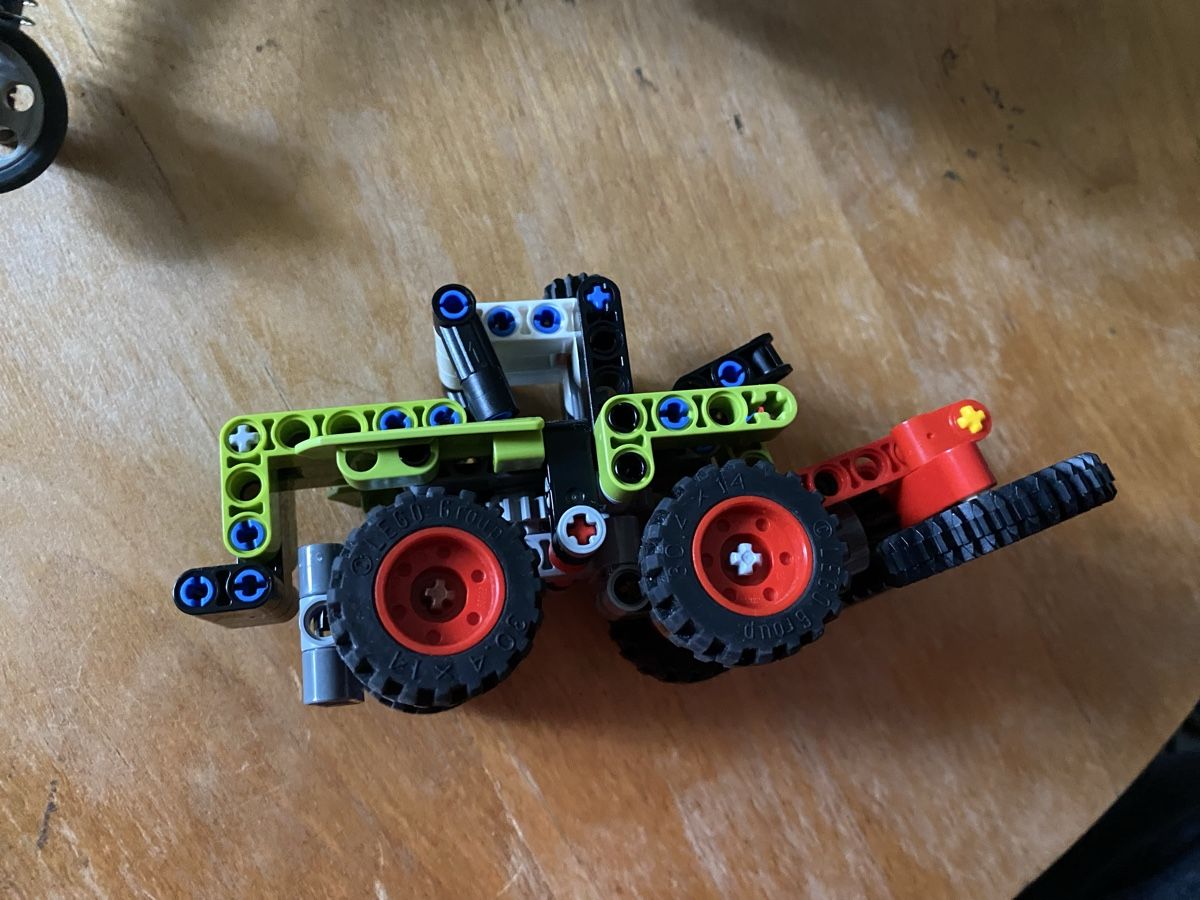 Lego Kit di costruzioni: 2 Lego Technic Sets Claas Traktor und Trike – Usato da Zizers venduto da dalaub 1