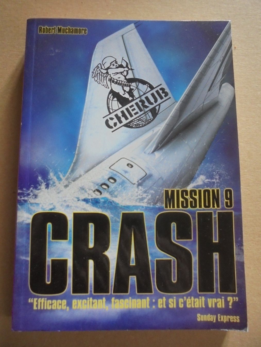 Bücher: CHERUB " Mission 9 = Crash " de Robert Muchamore – Gebraucht aus Crissier von Promopost