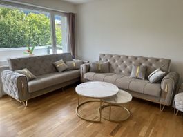 Stilvolles Sofa-Set mit Schlaffunktion & Stauraum