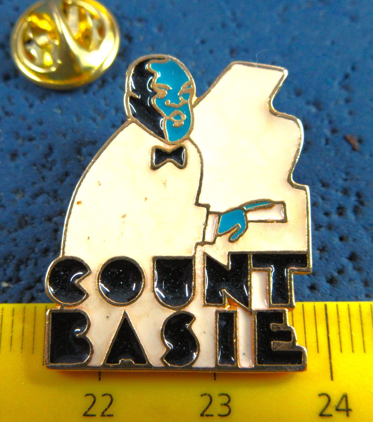 Placchette & Badge: COUNT BASIE MUSIC PIN – Usato da Ettingen venduto da Hausi4711