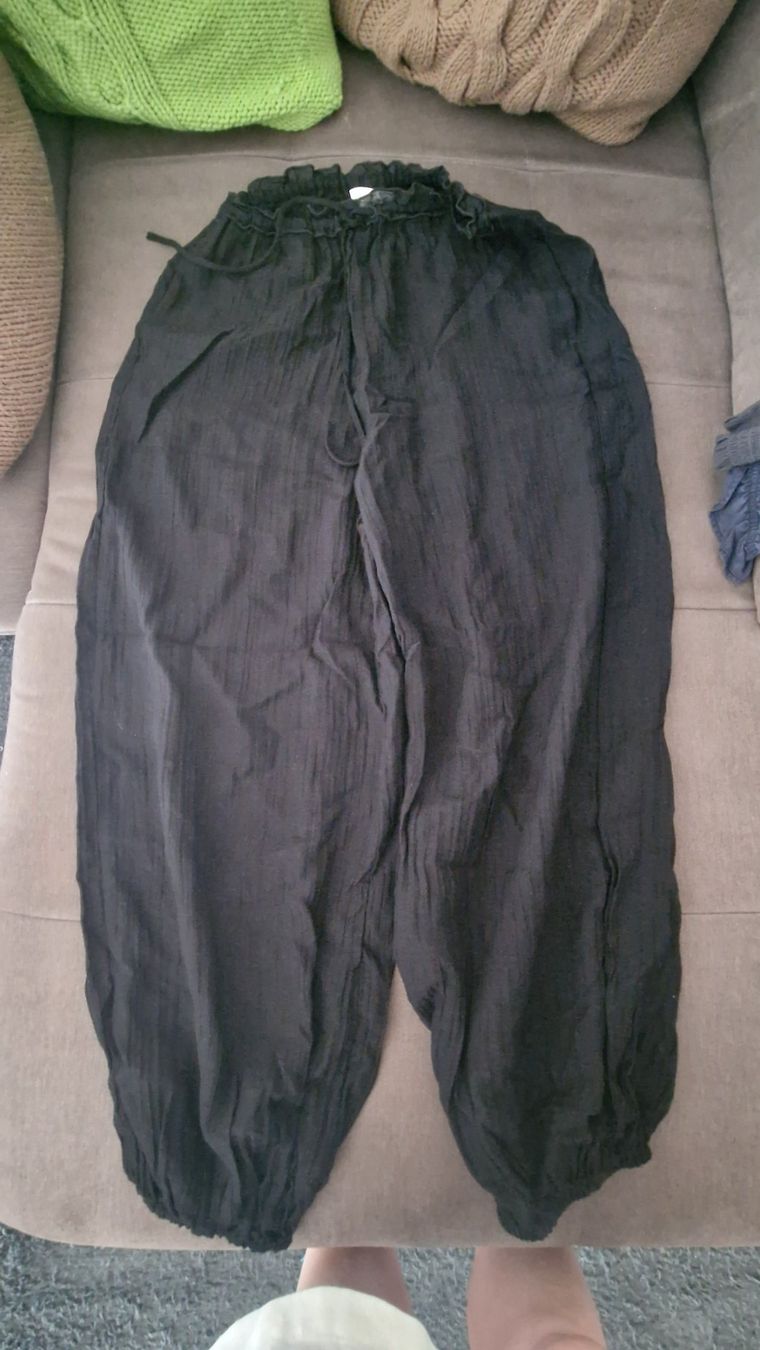 H&M Pantaloni: Sommerhose H&M neu – Nuovo (secondo la descrizione) da Kerns venduto da onewayticket