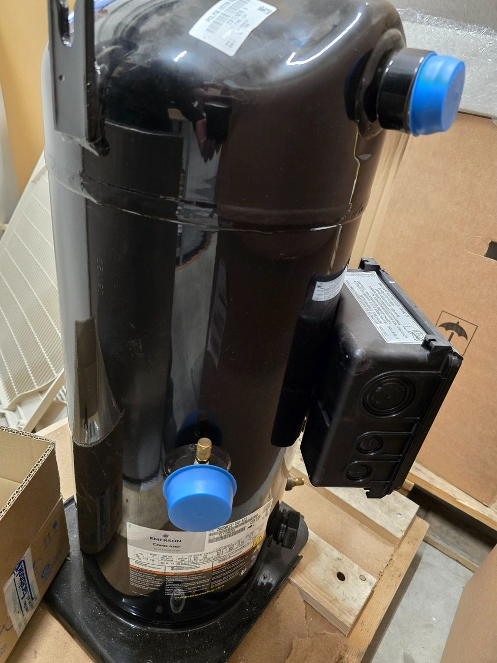 Compressori: Copeland Scroll Kompressor ZR250KCE-TWD-523 – Nuovo (secondo la descrizione) da Feuerthalen venduto da Vanhut 4