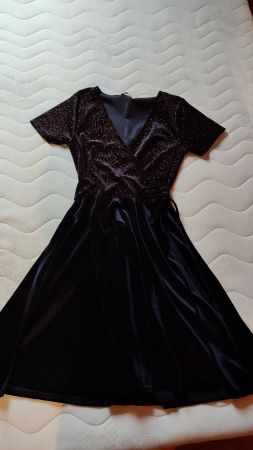7 elegante Kleider, Gr. S&M, NEU! Kleiderset!