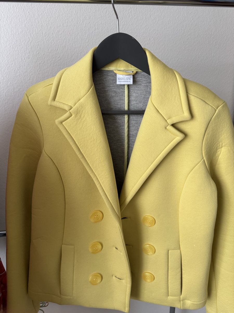 Madeleine Jacken: Hübsche Madeleine Jacke – Gebraucht aus Freidorf TG von ibipatria