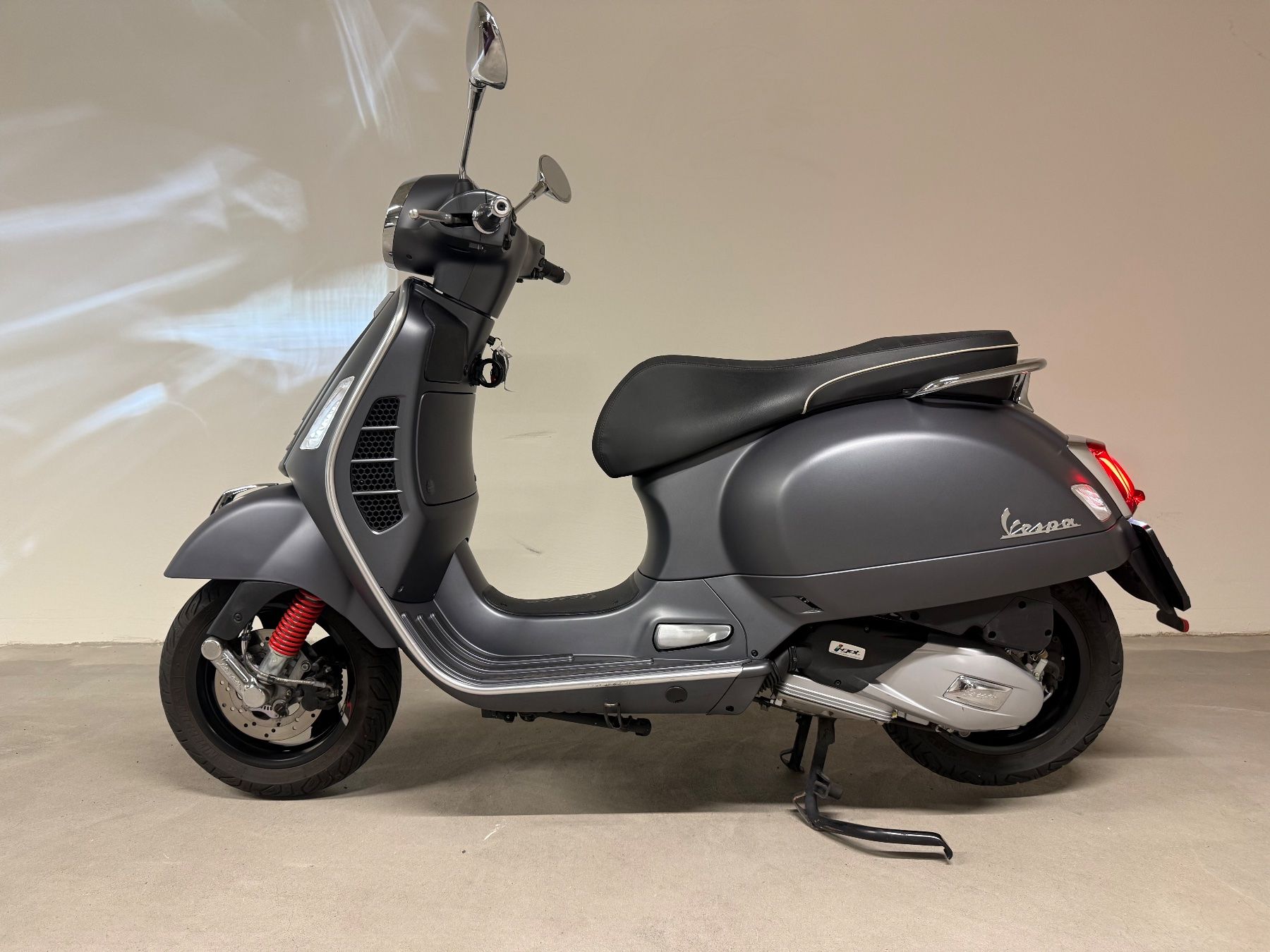 Vespa Scooter: Vespa GTS 125 – Usato da Basel venduto da mir_mx5k
