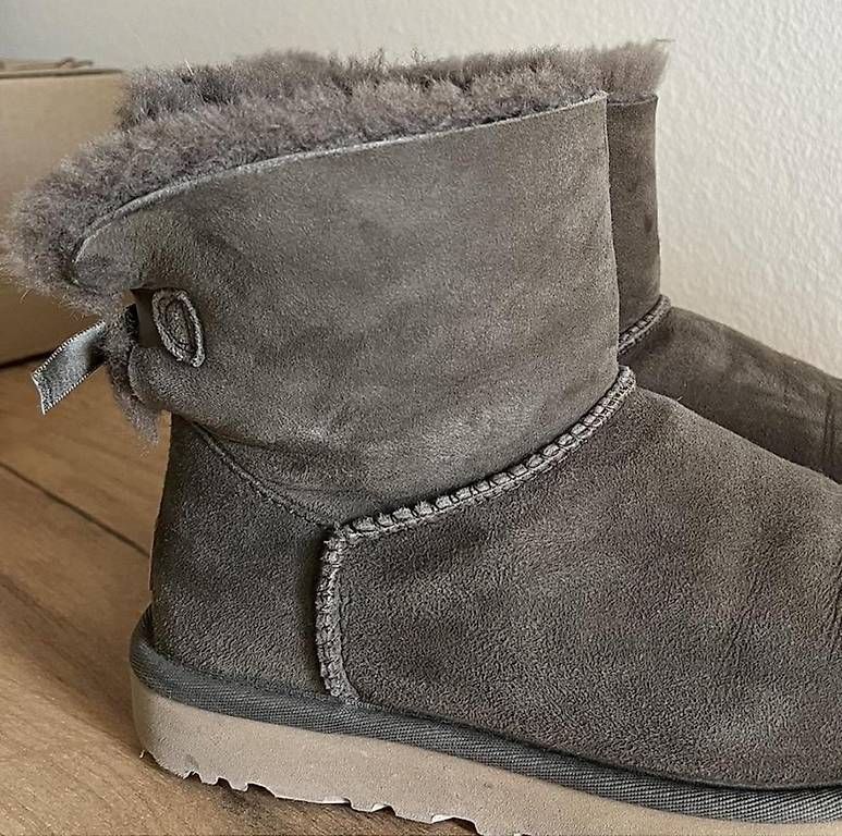 Ugg Scarpe da donna: UGGS Olive Green Gr. 38 – Usato da Zürich venduto da minalyG 1
