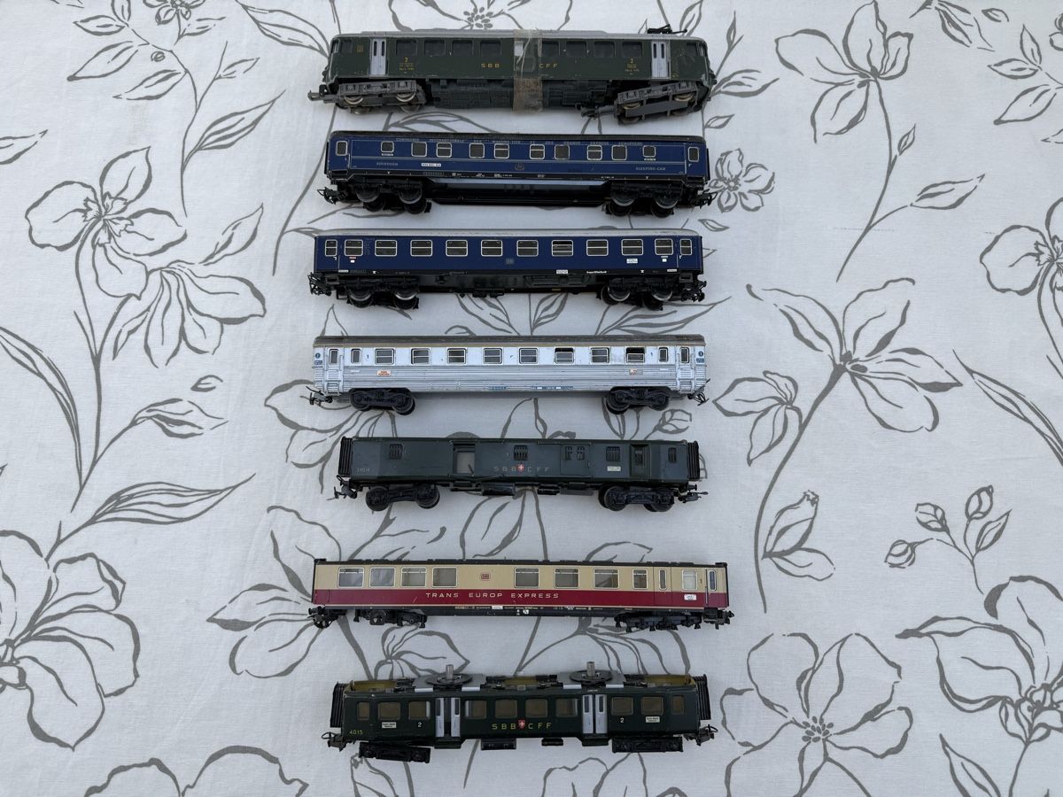 Märklin Modelleisenbahnen: Märklin diverse Wagen – Gebraucht aus Solothurn von guest99