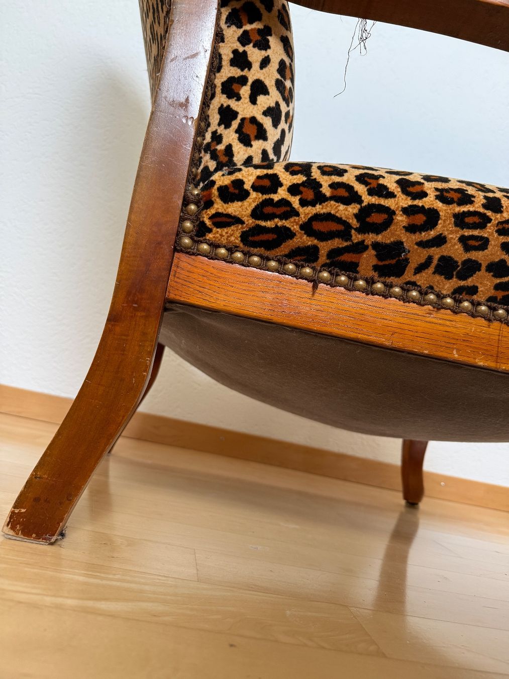 Poltrone: Sessel Holz mit Leopardenmuster – Usato da Russikon venduto da manureloop 6