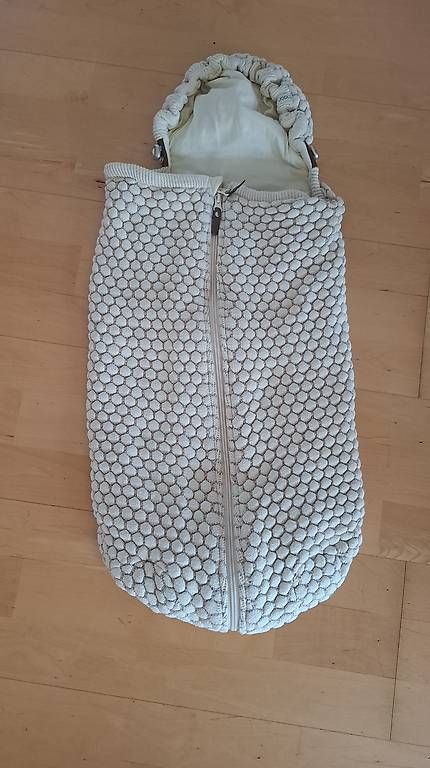 Joolz Coperte: Joolz Essentials Honeycomb Nest in beige – Usato da Birmensdorf ZH venduto da Tschelini