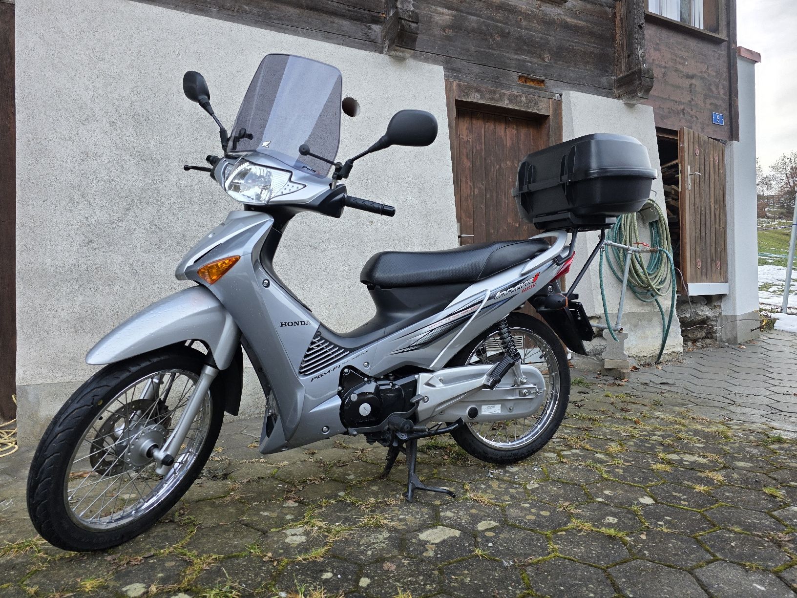 Honda Scooter: HONDA INNOVA ANF 125 – Usato da Burglauenen venduto da Flugzeugmechaniker