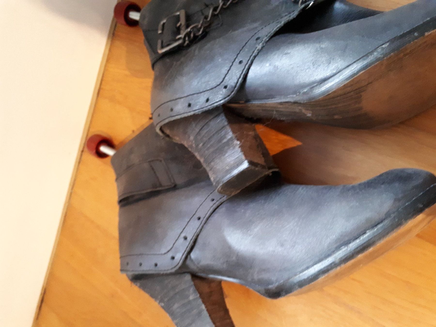Scarpe da donna: Süsse Stiefelchen von Vienty – Usato da Bern venduto da Ludivinevernet 2